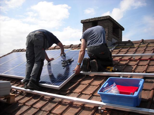 El PSOE de Boadilla pide subvenciones para la instalación de placas solares