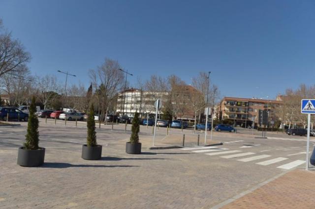 Más de 200 plazas de aparcamiento están ya abiertas en el paseo Madrid de Boadilla