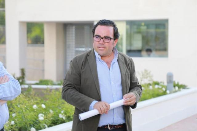 Menos plusvalía, más bonificaciones en el IBI y congelación fiscal en el programa de Javier Úbeda