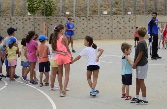 Servicios Sociales ha becado a 31 menores en los campamentos de verano de Boadilla