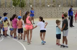 Servicios Sociales ha becado a 31 menores en los campamentos de verano de Boadilla