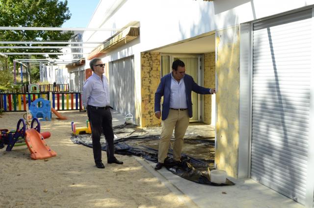 El Ayuntamiento realiza obras de mejora en las escuelas infantiles durante el verano