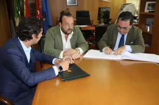 El Ayuntamiento renueva su colaboración con FEBE para prevenir el consumo de alcohol en menores