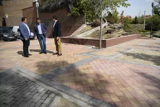 El Ayuntamiento acondiciona la zona de Las Eras donde se soterró el centro de transformación
