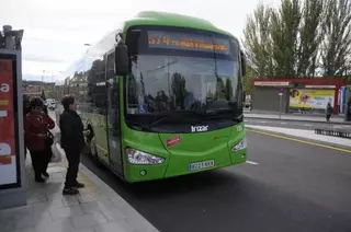 La línea 574 de autobuses interurbanos aumenta su número de expediciones