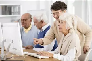 Boadilla ofrece talleres para acercar las nuevas tecnologías a las personas mayores