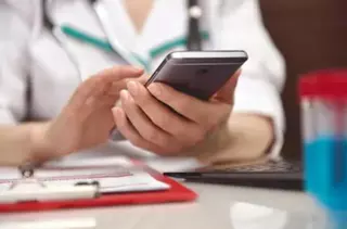 El servicio de enfermería de los centros públicos amplía su atención telefónica o por videollamada a todos los escolares de Boadilla
