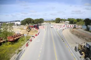 Las obras de la nueva rotonda de la M-513 avanzan a buen ritmo y finalizarán previsiblemente en agosto