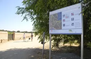 El Ayuntamiento de Boadilla instala carteles en todas las entradas al monte para recordar las normas de acceso al mismo