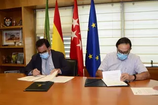 El Ayuntamiento renueva el convenio con la Asociación de Mayores para la financiación de sus actividades y del abono transporte