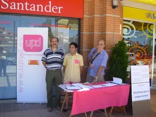 UPyD recoge firmas de adhesión al Manifiesto por la Lengua Común