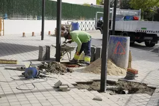 Obras de remodelación en el aparcamiento y entrada al CEIP Teresa Berganza