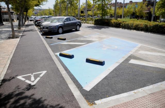 Finalizan las obras de reordenación a parking en batería en la avenida Siglo XXI