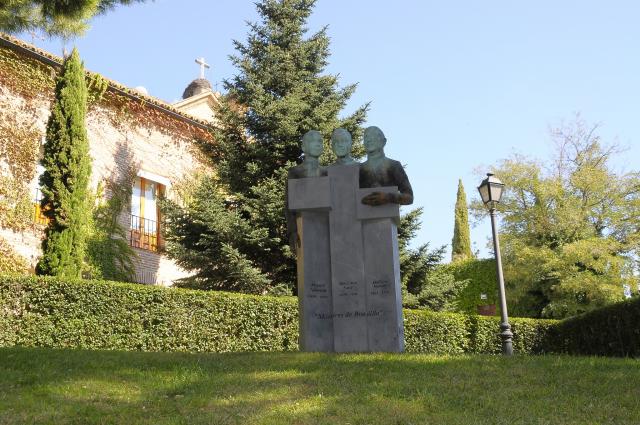 Un monumento rinde homenaje a los tres mártires de Boadilla asesinados en la Guerra Civil