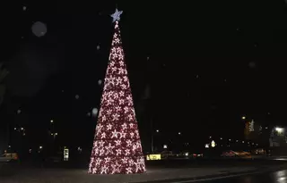 El Tren de la Navidad comienza a circular por las principales vías comerciales de Boadilla
