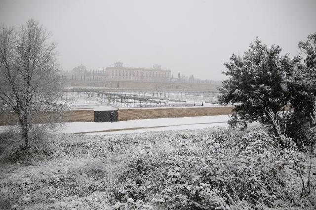 El Ayuntamiento pide a los vecinos que permanezcan en sus casas y traslada recomendaciones para afrontar la nevada