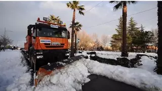 Más del 60 % de calles y carreteras de Boadilla ya están libres de nieve y transitables