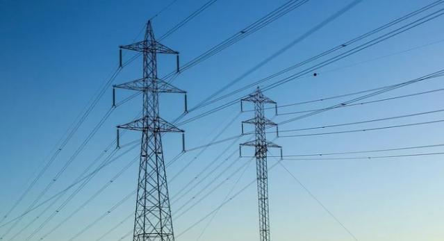 El PSOE pide un proyecto de soterramiento del tendido eléctrico en Boadilla