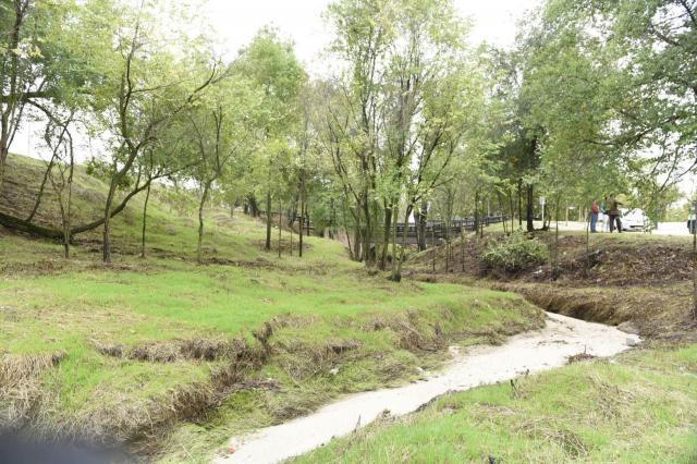 El Aula Medioambiental anima a los vecinos a participar en una jornada de limpieza del arroyo de Valenoso