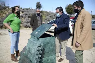 Boadilla ofrece compostadoras a los vecinos de las urbanizaciones históricas para que aprovechen sus residuos orgánicos