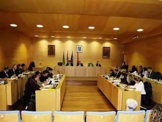 VOX propone reducir el gasto de Boadilla en políticos 