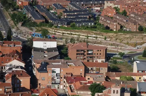 Los parques y las pistas deportivas de acceso libre de Boadilla permanecerán cerrados por la noche después del día 9