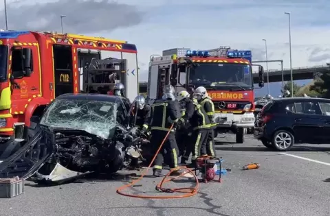 Dos fallecidos en un grave choque frontal en la M-50