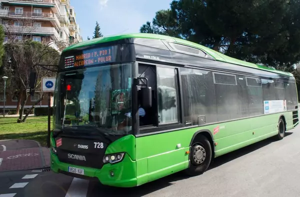 Recogida de firmas para mejorar la conexión en autobús entre Boadilla, El Bosque y las Universidades de Villaviciosa, Alcorcón y Móstoles
