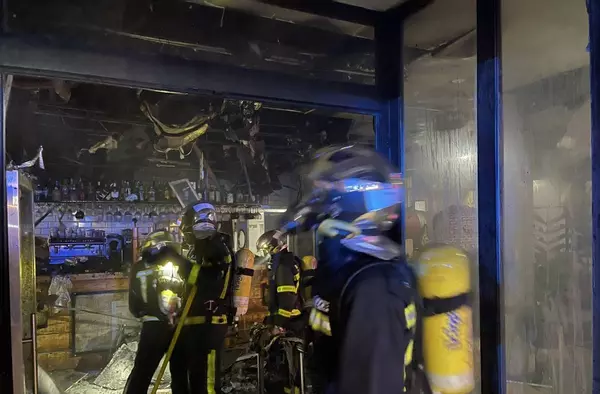 Un incendio en la cocina de un restaurante de Las Rozas obliga a evacuar a los vecinos del edificio