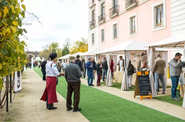 Los Jardines del Palacio de Boadilla acogen este fin de semana la Feria del Vino y la gastronomía