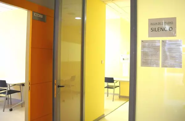 La Casa de la Juventud ofrece salas de estudio a menores de edad que tengan carné de Ocio Juvenil 