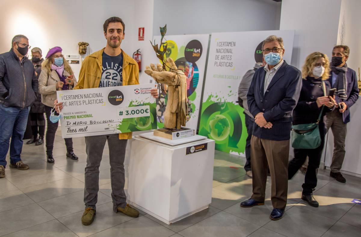 El boadillano Mario Boccolini se alza con el primer premio de CirculArt, el certamen que muestra el impacto de nuestros residuos a través del arte