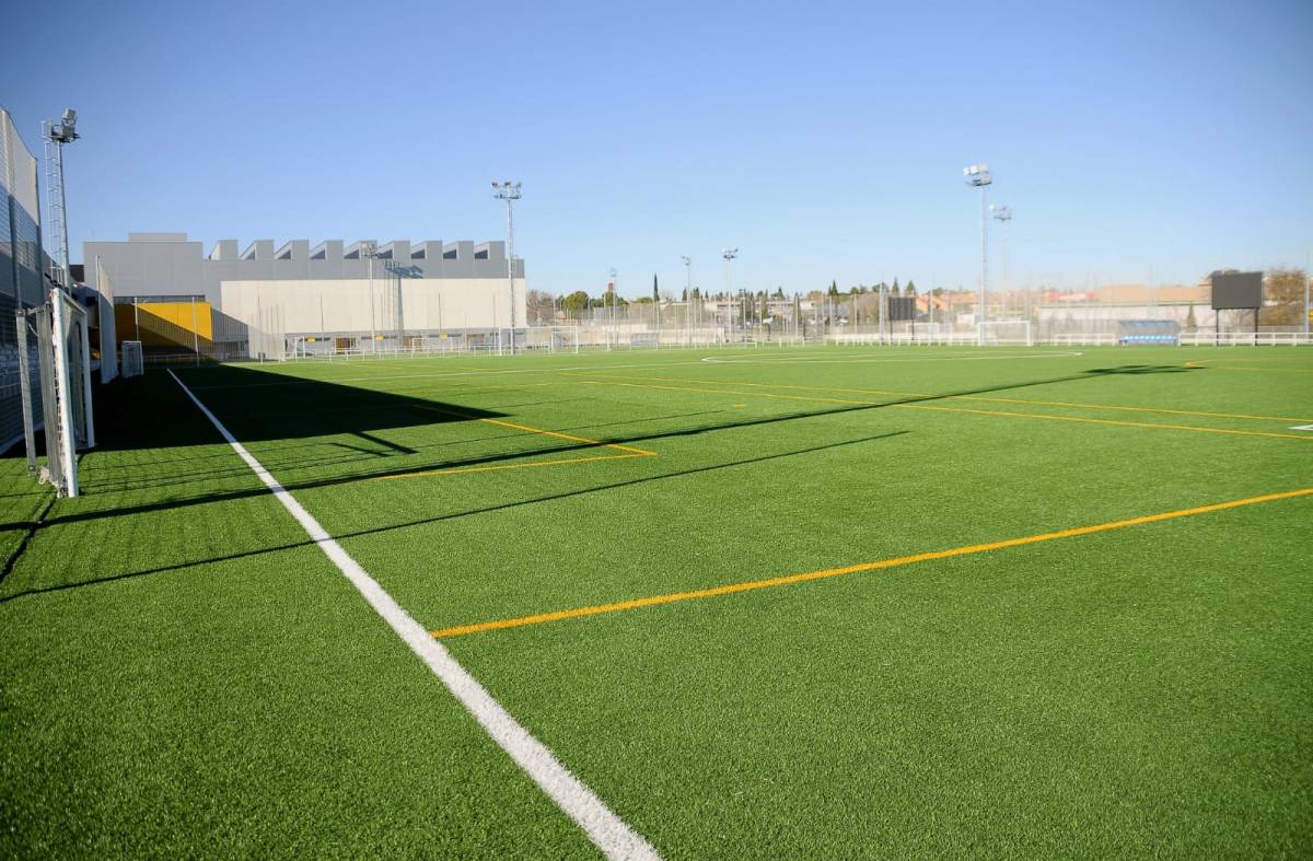 El Ayuntamiento ofrece en alquiler los campos de fútbol del polideportivo Condesa de Chinchón 