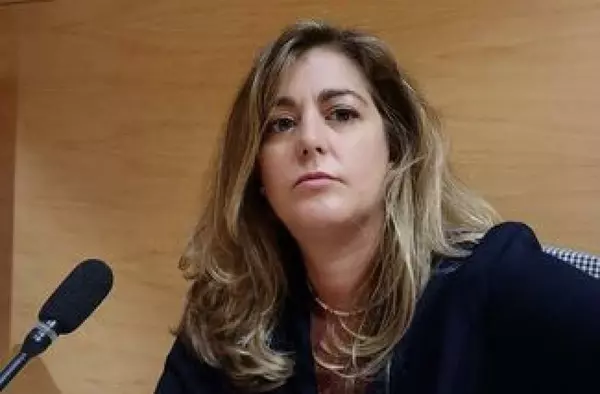 La concejala Silvia Hernández propone un reconocimiento público a Ana Garrido, denunciante de la Gürtel en Boadilla