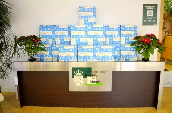 El Ayuntamiento de Boadilla entrega 130 cestas de Navidad a familias en situación de vulnerabilidad