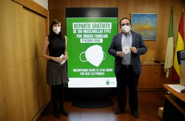 El Ayuntamiento repartirá de forma gratuita 100 mascarillas FFP2 a cada familia de Boadilla