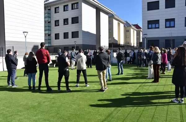 Más del 60 % de las 95 viviendas públicas construidas en Valenoso están ya habitadas