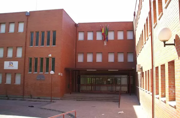 El IES Profesor Máximo Trueba celebra su Jornada de Puertas Abiertas 