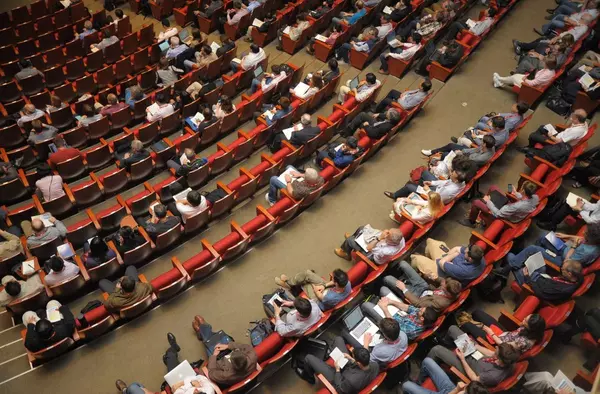 Arranca el ciclo de conferencias 'Complutenses en Boadilla' con temas sobre cine, literatura o humanística