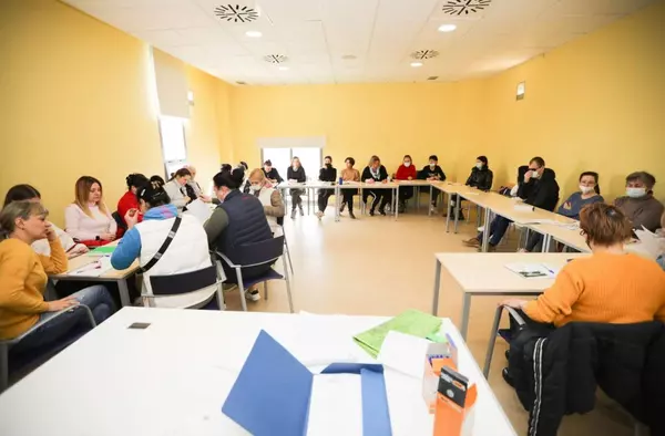 Comienzan las clases de español que el Ayuntamiento ofrece a los refugiados llegados de Ucrania