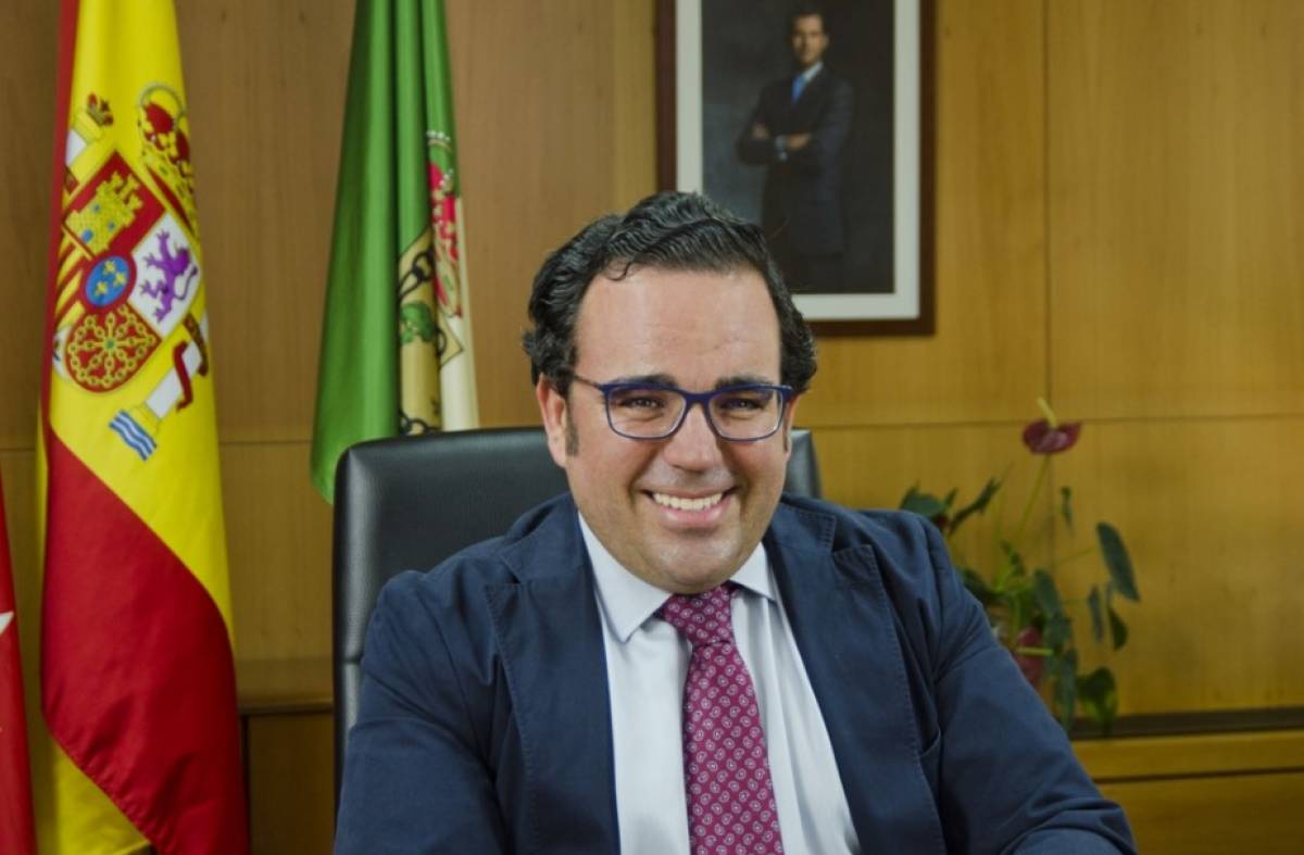 El alcalde de Boadilla denuncia que la nueva ley nacional de residuos "esconde nuevos impuestos para los vecinos"