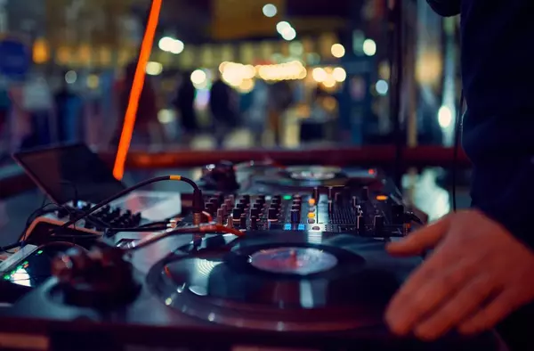 Hip hop, tiro con arco, sumo y Dj's en una nueva edición de 'Las Noches del Condesa' en Boadilla