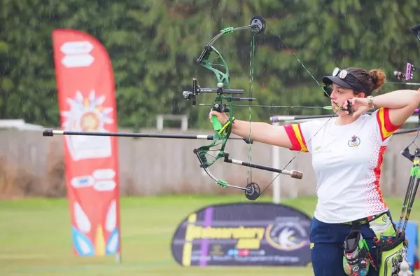 La arquera boadillana Irati Unamunzaga suma nuevos triunfos en el Campeonato de Europa de Tiro con Arco