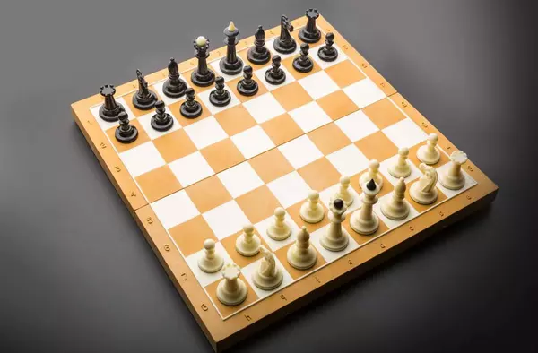 Récord Guinness en Boadilla: El club Jaque Mate presentará el juego de ajedrez más pequeño del mundo