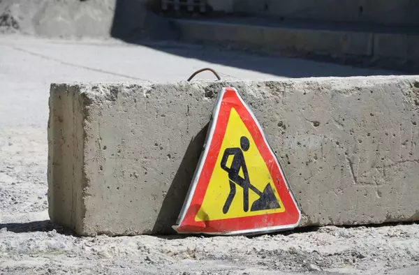Cortes en un carril de la Avenida Armada Española por obras en los Arroyos Prado Chico y Prado Grande