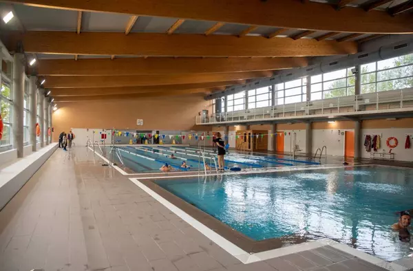 Finalizadas las obras de reforma en la piscina cubierta municipal de Boadilla
