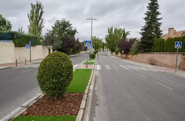 La Avenida de Valdepastores luce su nueva imagen tras la finalización de las obras de la mediana