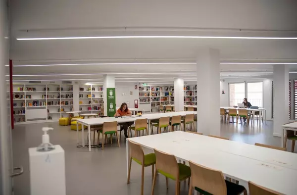 Las bibliotecas de Boadilla amplían sus horarios para facilitar la preparación de exámenes universitarios