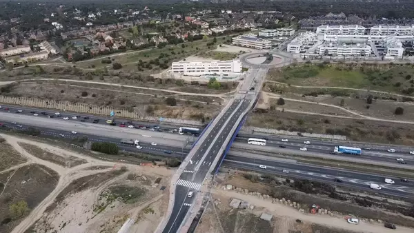 La nueva vía que une Viñas Viejas y El Encinar recibe el nombre de Avenida de los Tercios de la Legión Española