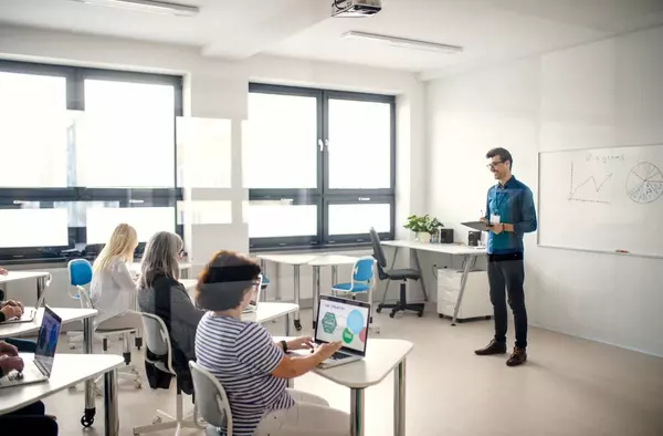 La Escuela de Adultos de Boadilla abre la matriculación para las disciplinas con plazas libres